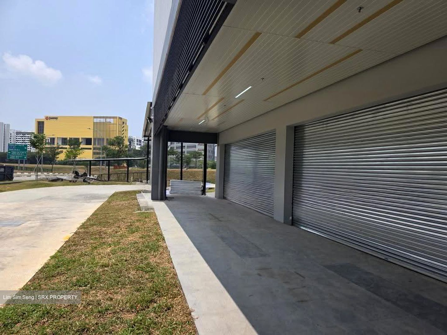 Tampines Connection (D18), Retail #615707651